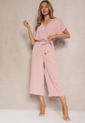 Różowy Kopertowy Kombinezon o Prostym Kroju z Wiązanym Paskiem Tevenea. Czerwone sukienki damskie Renee, na co dzień, bez wzorów, eleganckie, bez kołnierzyka, bez ramiączek, mini, kopertowe. Za 54.99 zł.
