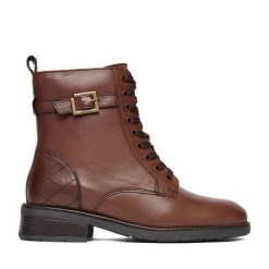 Trzewiki Lasocki. Brązowe botki damskie Lasocki, bez wzorów, bez obcasa, na płaskiej podeszwie, bez zapięcia. Za 199.99 zł.