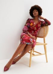 Sukienka midi z siateczki. Czerwone sukienki damskie bonprix, bez wzorów, bez kołnierzyka, bez ramiączek, midi, kopertowe. Za 179.99 zł.