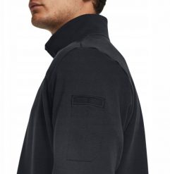 Bluza z zamkiem 1/2 Under Armour Tac Rival Job Fleece - black/black/black. Czarne bluzy męskie Under Armour, m, bez wzorów, bez ramiączek, bez kaptura. Za 309.39 zł.
