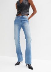 Dżinsy Flared, Mid Waist, ze stretchem. Niebieskie jeansy damskie bonprix, bez wzorów, z jeansu. Za 107.99 zł.