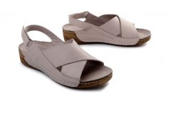 T.SOKOLSKI HH L311 jasno szary, sandały damskie. Szare sandały damskie T.Sokolski, bez wzorów, ze skóry, bez obcasa, na koturnie, bez zapięcia. Za 184.90 zł.