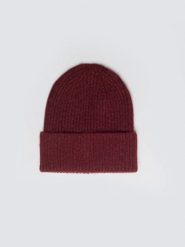 Czapka damska z dodatkiem wełny bordowa Desire 604. Czerwone czapki damskie BIG STAR, bez wzorów, z denimu, klasyczne. Za 79.99 zł.