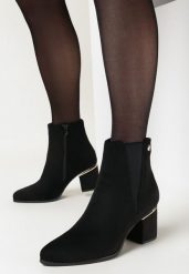 Czarne Botki na Metalicznym Obcasie z Imitacji Zamszu Bellani. Czarne botki damskie Born2be, bez wzorów, bez obcasa, na obcasie, bez zapięcia. Za 129.99 zł.