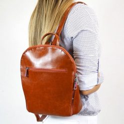 Plecak skórzany damski DAN-A T335 camel. Brązowe plecaki damskie DAN-A, bez wzorów, ze skóry, sportowe. Za 259.99 zł.
