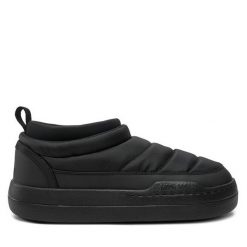 Botki Moon Boot. Czarne botki damskie Moon Boot, bez wzorów, z nylonu, bez obcasa, na płaskiej podeszwie, bez zapięcia. Za 569.99 zł.