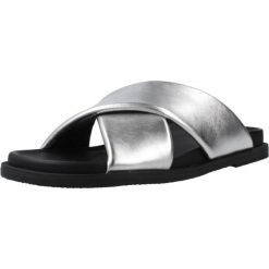 Sandały GEOX D ADELASH Srebrny. Szare sandały damskie Geox, bez wzorów, ze skóry, bez obcasa, bez zapięcia. Za 366.99 zł.