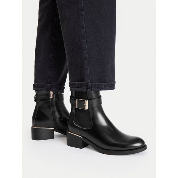 Botki MEXX. Czarne botki damskie Mexx, bez wzorów, bez obcasa, na płaskiej podeszwie, bez zapięcia. Za 249.99 zł.