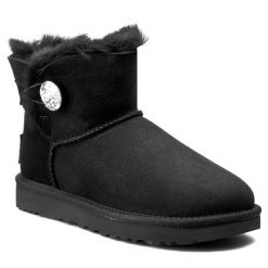 Śniegowce Ugg. Czarne śniegowce damskie UGG, bez zapięcia. Za 869.99 zł.