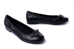 TAMARIS 1-22116-41 001 black, baleriny damskie. Czarne balerinki damskie Tamaris, bez wzorów, bez obcasa, na obcasie, bez zapięcia. Za 249.90 zł.