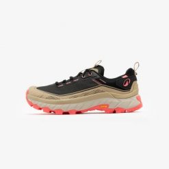 Buty turystyczne damskie Quechua MH900 wodoodporne. Brązowe obuwie trekkingowe damskie QUECHUA, z kauczuku, bez zapięcia. Za 419.99 zł.