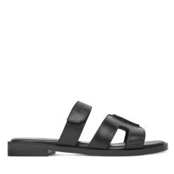 Klapki Lasocki. Czarne klapki damskie Lasocki, bez wzorów, bez obcasa, bez zapięcia. Za 139.99 zł.