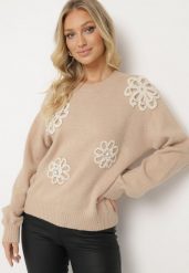 Beżowy Sweter z Bawełną i Aplikacjami Kwiatów 3D Erosavia. Brązowe swetry nierozpinane damskie Born2be, uniwersalny, z aplikacjami, z bawełny, eleganckie, bez kołnierzyka, bez ramiączek. Za 139.99 zł.