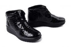 JOSEF SEIBEL 55358 VL006 100 Calais 88 schwarz, trzewiki damskie. Czarne botki damskie Josef Seibel, bez wzorów, ze skóry, bez obcasa, bez zapięcia. Za 489.90 zł.