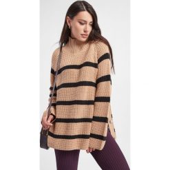 Sweter wełniany Talna Stripes CUSTOMMADE. Swetry nierozpinane damskie Custommade, xs, bez wzorów, z wełny, bez kołnierzyka, bez ramiączek. W wyprzedaży za 560.07 zł.