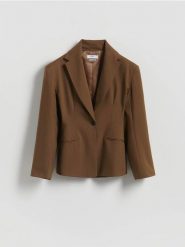 Taliowana marynarka z wiskozą - warm olive. Zielone marynarki i żakiety damskie Reserved, bez wzorów, z tkaniny, bez kołnierzyka, bez ramiączek. W wyprzedaży za 129.99 zł.