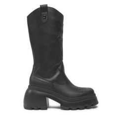 Kozaki Altercore. Czarne kozaki damskie Altercore, bez wzorów, bez obcasa, na słupku, bez zapięcia. Za 399.99 zł.