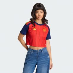 Koszulka Spain 26 Home Cropped. Czerwone bluzki damskie Adidas, bez wzorów, sportowe, bez kołnierzyka, bez ramiączek. Za 439.00 zł.