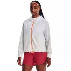 Kurtka damska Under Armour Woven FZ Jacket. Białe kurtki sportowe damskie Under Armour, bez wzorów, z softshellu, bez ramiączek, bez kaptura, trekkingowe. Za 179.99 zł.