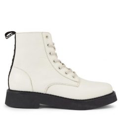 Botki Tommy Jeans. Botki damskie Tommy Jeans, bez wzorów, z jeansu, bez obcasa, na płaskiej podeszwie, bez zapięcia. Za 639.99 zł.