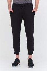 GUESS Czarne spodnie dresowe Aldwin. Czarne spodnie sportowe męskie Guess, l, z aplikacjami, z dresówki. W wyprzedaży za 198.99 zł.