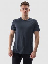 4F Koszulka treningowa regular z materiału z recyklingu męska - granatowa XXL. Niebieskie t-shirty męskie 4F, m, bez wzorów, z dzianiny, bez kołnierzyka, bez ramiączek. W wyprzedaży za 39.99 zł.