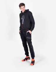 Les Hommes Bluza "Speed" | LJH401-753E | Hoodie Speed | Mężczyzna | Czarny. Czarne bluzy męskie Les Hommes, m, bez wzorów, z bawełny, bez kaptura. W wyprzedaży za 499.00 zł.