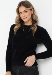Czarny Puchaty Sweter Wełniany Helmintts. Czarne swetry nierozpinane damskie Born2be, bez wzorów, z tkaniny, bez kołnierzyka, bez ramiączek. Za 64.99 zł.