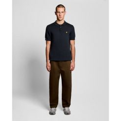 Golfowy sweter bawełniany Lyle & Scott. Niebieskie swetry męskie LYLE AND SCOTT, l, bez wzorów, z bawełny, eleganckie, bez kołnierzyka, bez ramiączek. Za 336.50 zł.