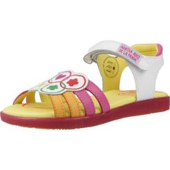 Sandały AGATHA RUIZ DE LA PRADA 242962A Biały. Białe sandały damskie Agatha Ruiz de la Prada, bez wzorów, ze skóry, bez obcasa, bez zapięcia. Za 250.80 zł.