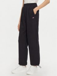 4F Spodnie dresowe 4FWAW24TTROF0839 Czarny Loose Fit. Czarne spodnie dresowe damskie 4F, bez wzorów, z bawełny. Za 109.99 zł.