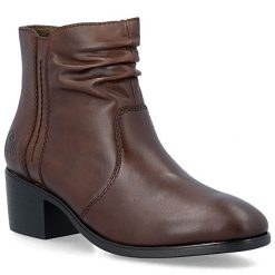 Skórzane botki damskie na klocku brązowe Rieker 73953-27. Brązowe botki damskie Rieker, bez wzorów, ze skóry, bez obcasa, bez zapięcia. Za 449.00 zł.