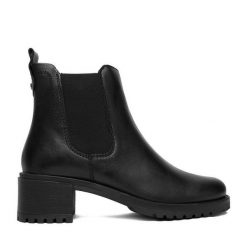 Botki Lasocki. Czarne botki damskie Lasocki, bez wzorów, bez obcasa, na słupku, bez zapięcia. Za 179.99 zł.