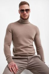 Golf męski kaszmirowy EMPORIO ARMANI. Swetry męskie Emporio Armani, m, bez wzorów, z kaszmiru, bez kołnierzyka, bez ramiączek. W wyprzedaży za 2,239.20 zł.