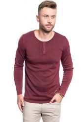 SWETER MĘSKI MUSTANG EMIL H HENLEY RHUBARB 1009134 7194. Czerwone swetry męskie Mustang, m, bez wzorów, bez kołnierzyka, bez ramiączek. W wyprzedaży za 69.99 zł.