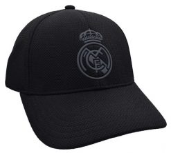 Czapka z daszkiem Real Madryt - oficjalna licencjonowana. Niebieskie czapki damskie REAL MADRID, bez wzorów, z poliesteru. Za 98.00 zł.