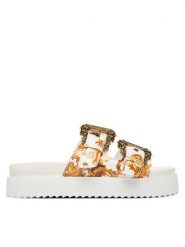 Versace Jeans Couture Klapki 80VA3SM1 ZS366 Złoty. Żółte klapki damskie Versace Jeans Couture, bez wzorów, z jeansu, bez obcasa, bez zapięcia. Za 559.99 zł.
