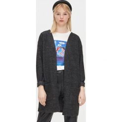 Kardigan z kieszeniami - Szary. Szare kardigany damskie Cropp, l, bez wzorów, bez kołnierzyka. Za 59.99 zł.