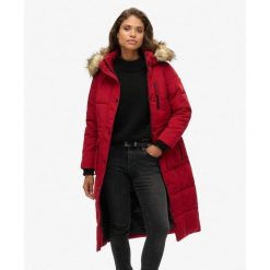 Długi płaszcz z futerka sztucznego Everest od SUPERDRY. Czerwone płaszcze damskie Superdry, bez wzorów, eleganckie, bez kołnierzyka, bez kaptura. W wyprzedaży za 691.45 zł.