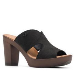 Klapki Lasocki. Czarne klapki damskie Lasocki, bez wzorów, bez obcasa, bez zapięcia. Za 199.99 zł.