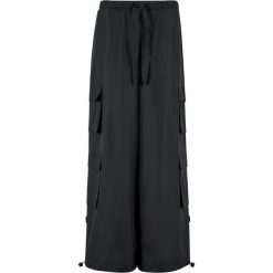 Spodnie Cargo Damskie Ripstop. Czarne spodnie dresowe damskie Urban Classics, bez wzorów, sportowe, długie. Za 220.99 zł.