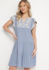 Jasnoniebieska Sukienka z Haftami w Stylu Boho z Bawełny Evitel. Niebieskie sukienki damskie Born2be, na lato, l, z aplikacjami, z bawełny, boho, bez kołnierzyka, bez ramiączek, midi. Za 109.99 zł.