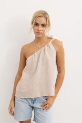 TOP HOLLY PIASKOWY M - Flawless. Czerwone topy damskie Flawless, m, bez wzorów, ze skóry, eleganckie, bez kołnierzyka, bez ramiączek. Za 57.00 zł.