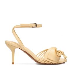 Sandały JENNY. Żółte sandały damskie Jenny, bez wzorów, bez obcasa, na szpilce, bez zapięcia. Za 139.99 zł.