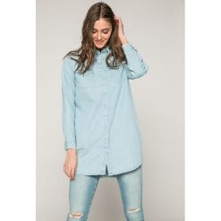 Wrangler - Sukienka. Niebieskie sukienki damskie Wrangler, na co dzień, s, bez wzorów, z bawełny, casualowe, bez kołnierzyka, bez ramiączek, maxi, proste. W wyprzedaży za 159.90 zł.