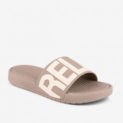 Klapki damskie Coqui. Brązowe klapki damskie Coqui, bez wzorów, sportowe, bez obcasa, bez zapięcia. Za 139.99 zł.