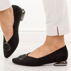 Czarne baleriny damskie na obcasie Potocki 12808. Czarne balerinki damskie POTOCKI, na jesień, z aplikacjami, z jeansu, eleganckie, bez obcasa, na obcasie, bez zapięcia. Za 189.00 zł.