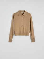 Sweter polo z domieszką wełny - beżowy. Brązowe swetry nierozpinane damskie Reserved, l, bez wzorów, z dzianiny, bez kołnierzyka, bez ramiączek. W wyprzedaży za 69.99 zł.