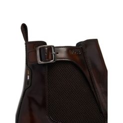 Sztyblety BOSS. Brązowe botki męskie Boss, bez wzorów, bez obcasa, bez zapięcia. Za 1,249.00 zł.