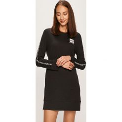 Calvin Klein Underwear - Longsleeve piżamowy. Czarne piżamy damskie Calvin Klein Underwear, bez wzorów, z bawełny, bez ramiączek. Za 229.90 zł.